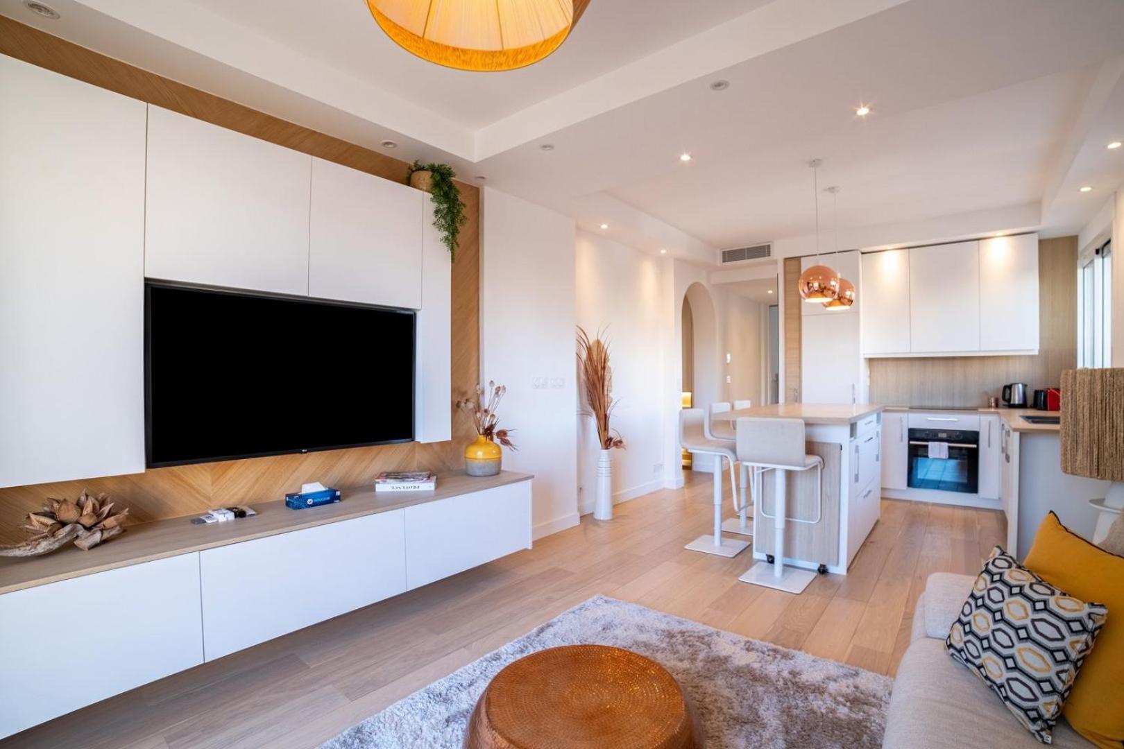 C3 - 1 Bdr Blvd Croisette Henri Iv - Ac & Balcony Apartment *